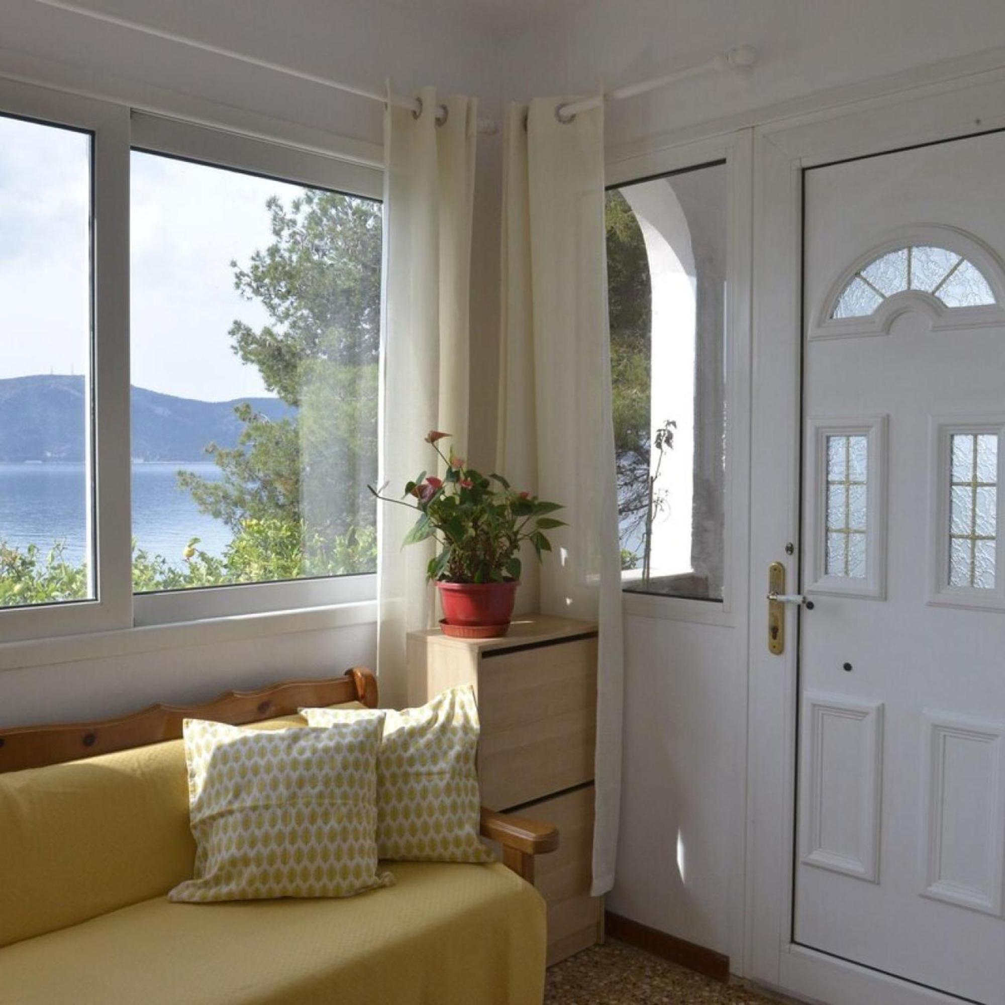 Salamis Beachfront House Екстер'єр фото