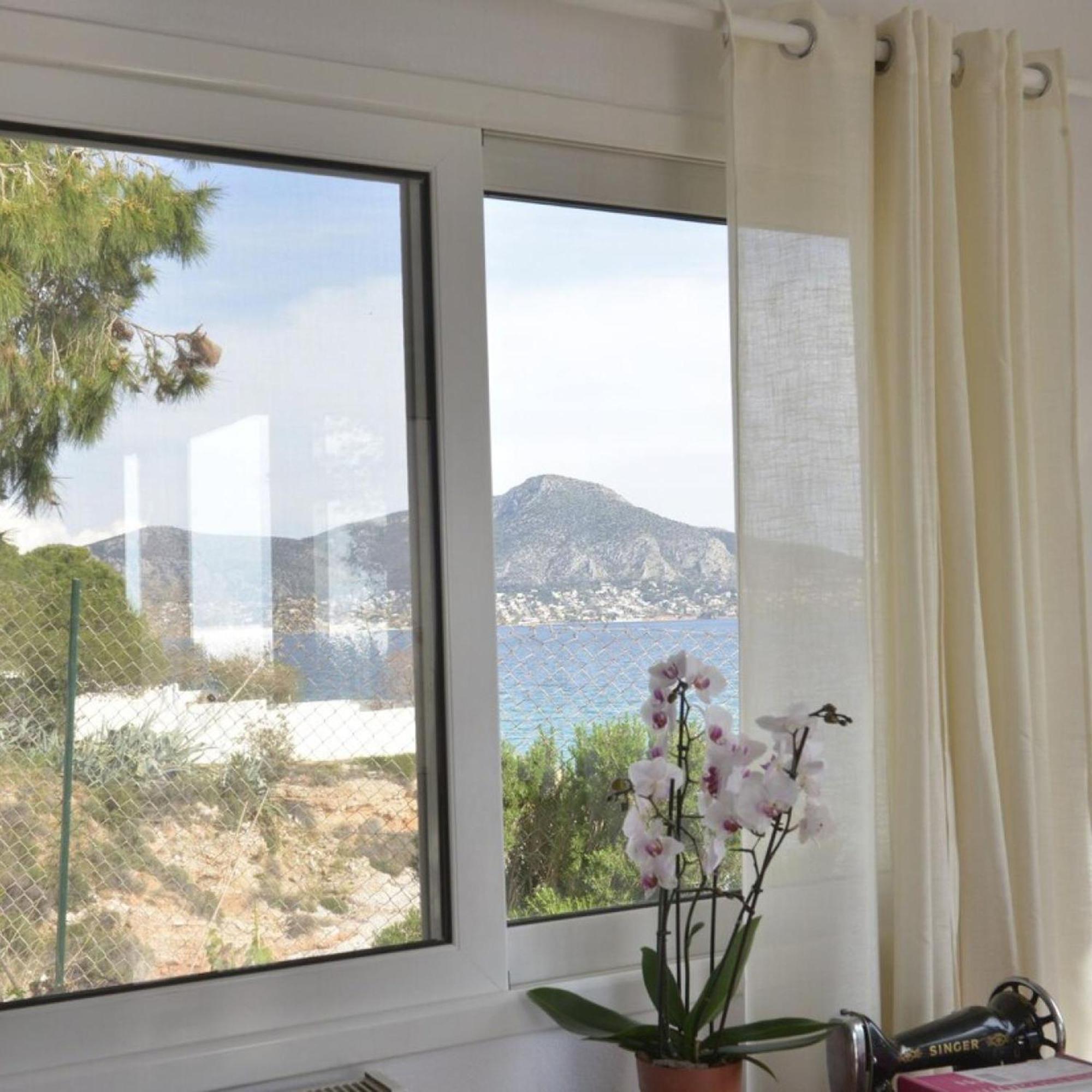 Salamis Beachfront House Екстер'єр фото
